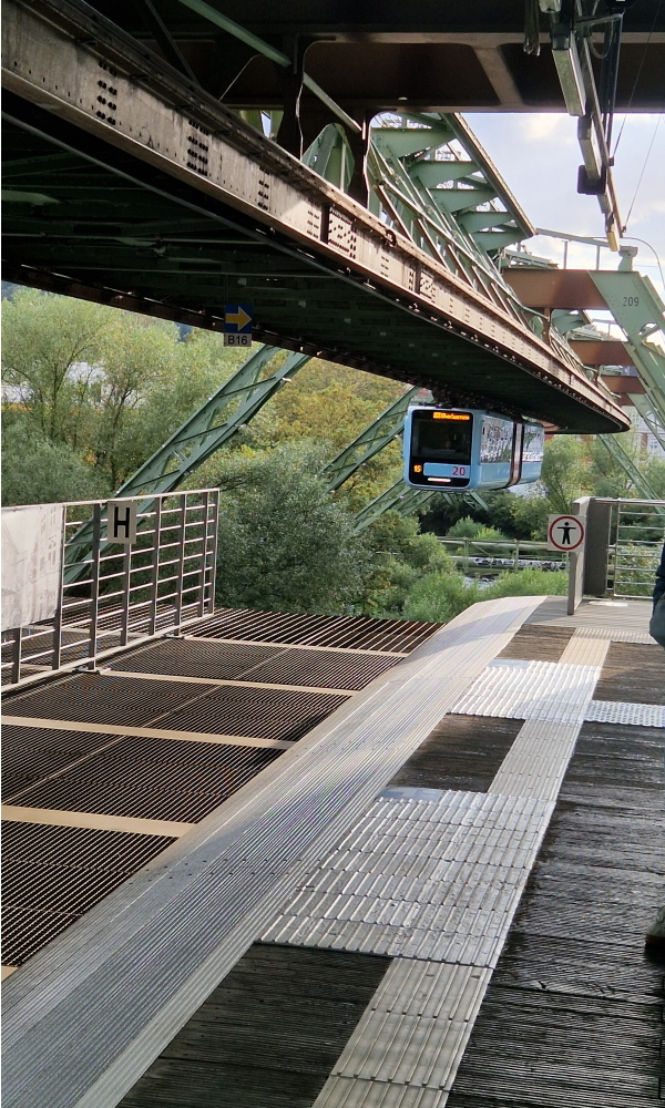 Schwebebahn